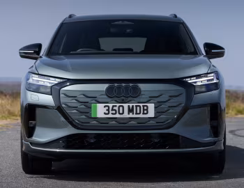 Audi Q4 e-tron S line [UK-spec] '2026