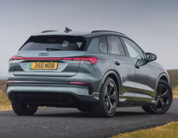 Audi Q4 e-tron S line [UK-spec] '2026