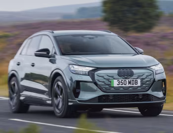 Audi Q4 e-tron S line [UK-spec] '2026