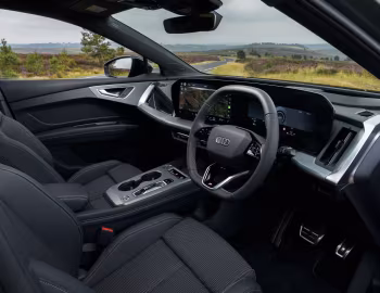 Interior Audi Q4 e-tron S line [UK-spec] '2026