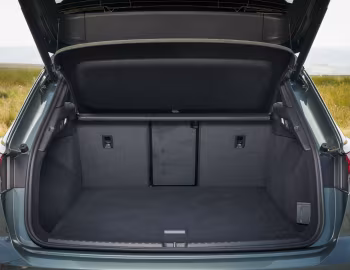 Ambos Audi Q4 e-tron S line [UK-spec] '2026