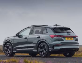 Audi Q4 e-tron S line [UK-spec] '2026