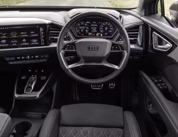 Panel frontal Audi Q4 Sportback 55 e-tron quattro S line [UK-spec] '2024–26