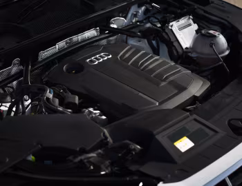 Bajo el capó Audi Q5 40 TDI quattro [UK-spec] '2020–pr.