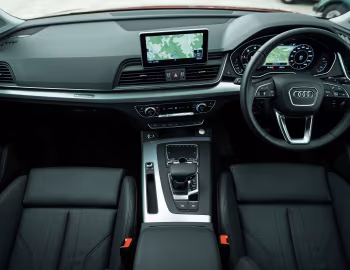 Panel frontal Audi Q5 40 TDI quattro [Japan] '2019–20