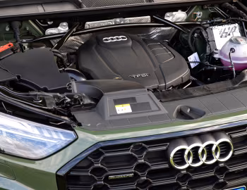 Bajo el capó Audi Q5 45 TFSI quattro S line [Latam] '2021–pr.