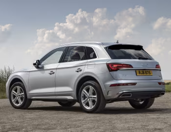 Audi Q5 50 TFSI e quattro S line [UK-spec] '2021–pr.