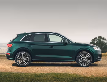 Audi Q5 55 TFSI e quattro S line [UK-spec] '2019–20