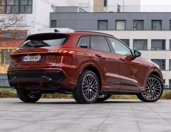 Audi Q5 e-hybrid quattro S line [Worldwide] '2025–pr.