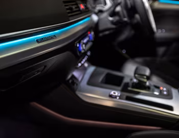 Інтэр'ер Audi Q5 quattro "Dynamic Black" [Australia] '2024–н.ч.