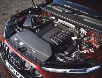 Bajo el capó Audi Q5 TDI quattro S line "Launch Edition" [UK-spec] '2025–pr.