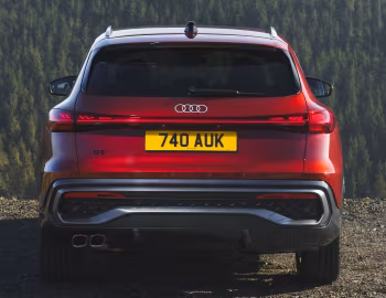 Audi Q5 TDI quattro S line "Launch Edition" [UK-spec] '2025–pr.