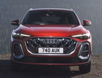 Audi Q5 TDI quattro S line "Launch Edition" [UK-spec] '2025–н.в.