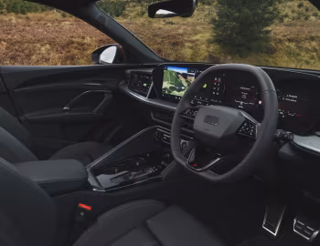 Интерьер Audi Q5 TDI quattro S line "Launch Edition" [UK-spec] '2025–н.в.