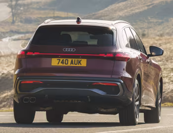 Audi Q5 TDI quattro S line "Launch Edition" [UK-spec] '2025–н.в.