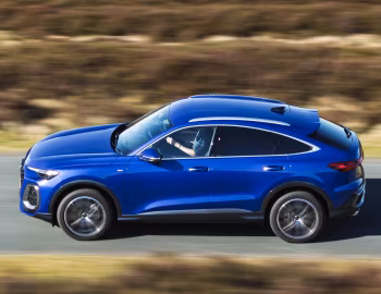 Audi Q5 Sportback TDI S line "Launch Edition" [UK-spec] '2025–pr.