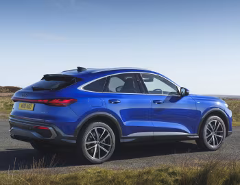 Audi Q5 Sportback TDI S line "Launch Edition" [UK-spec] '2025–pr.