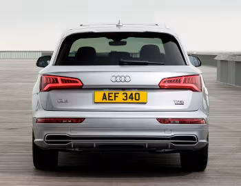 Audi Q5 TFSI quattro S line [UK-spec] '2017–20