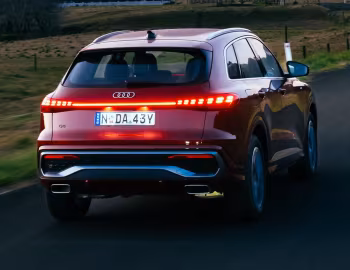 Audi Q5 TFSI S line [Australia] '2025–pr.