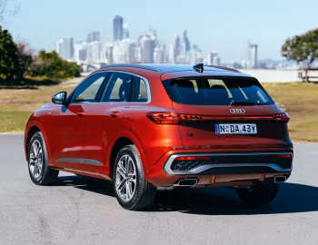 Audi Q5 TFSI S line [Australia] '2025–pr.