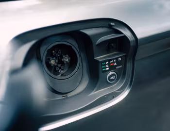 Audi Q6 e-tron quattro advanced S line [Japan] '2025–pr.