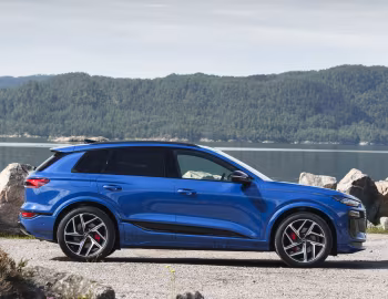 Audi Q6 e-tron quattro S line "Edition 1" [UK-spec] '2024–н.в.