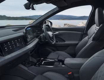 Интерьер Audi Q6 e-tron quattro S line "Edition 1" [UK-spec] '2024–н.в.