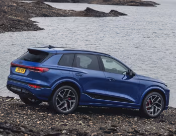 Audi Q6 e-tron quattro S line "Edition 1" [UK-spec] '2024–н.в.