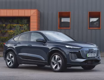 Audi Q6 Sportback e-tron S line [UK-spec] '2025–pr.