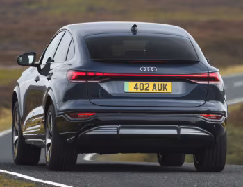 Audi Q6 Sportback e-tron S line [UK-spec] '2025–pr.