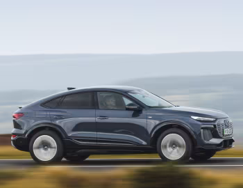 Audi Q6 Sportback e-tron S line [UK-spec] '2025–pr.