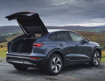 Audi Q6 Sportback e-tron S line [UK-spec] '2025–pr.
