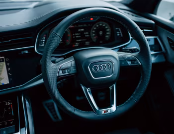 Panel frontal Audi Q7 50 TDI quattro S line [Japan] (4M) '2025–pr.