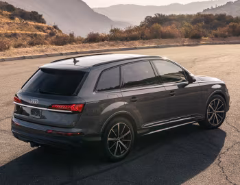 2022–pr. Audi Q7 45 TFSI quattro Black Pack [North America] '2021–pr.