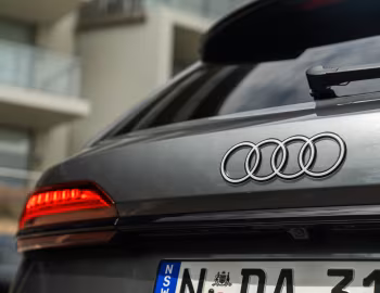 Audi Q7 55 TFSI quattro S line [Australia] (4M) '2025–pr.