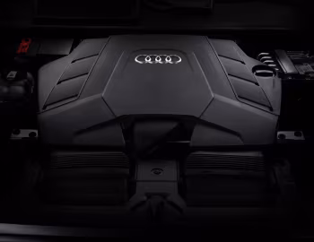 Bajo el capó Audi Q7 55 TFSI quattro S line [China] (4M) '2020–pr.