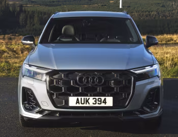 Audi Q7 TFSI e quattro S line [UK-spec] '2025–pr.