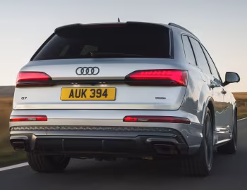 Audi Q7 TFSI e quattro S line [UK-spec] '2025–pr.