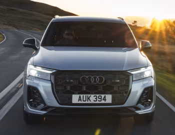 Audi Q7 TFSI e quattro S line [UK-spec] '2025–pr.