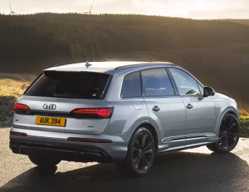 Audi Q7 TFSI e quattro S line [UK-spec] '2025–pr.