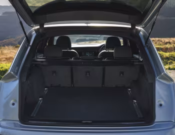 Ambos Audi Q7 TFSI e quattro S line [UK-spec] '2025–pr.