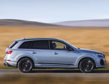 Audi Q7 TFSI e quattro S line [UK-spec] '2025–pr.