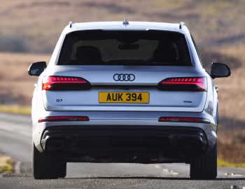 Audi Q7 TFSI e quattro S line [UK-spec] '2025–pr.