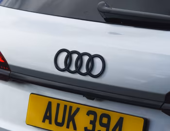 Logotipo Audi Q7 TFSI e quattro S line [UK-spec] '2025–pr.
