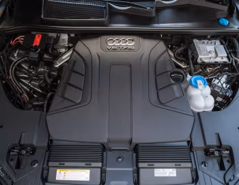 Bajo el capó 2017–19 Audi Q7 TFSI quattro [North America] (4M) '2016–19