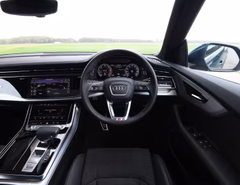 Panel frontal Audi Q8 50 TDI quattro S line [UK-spec] '2018–pr.