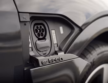 Audi Q8 55 e-tron quattro [Australia] '2023–pr.
