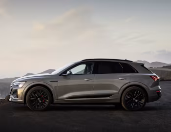Audi Q8 55 e-tron quattro S line [Worldwide] '12.2022–pr.