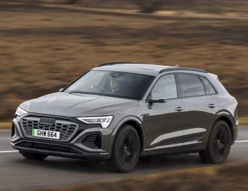 Audi Q8 55 e-tron quattro S line [UK-spec] '2023–н.в.