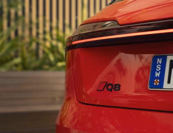 Audi Q8 55 e-tron quattro S line "Launch Edition" [Australia] '2023–pr.